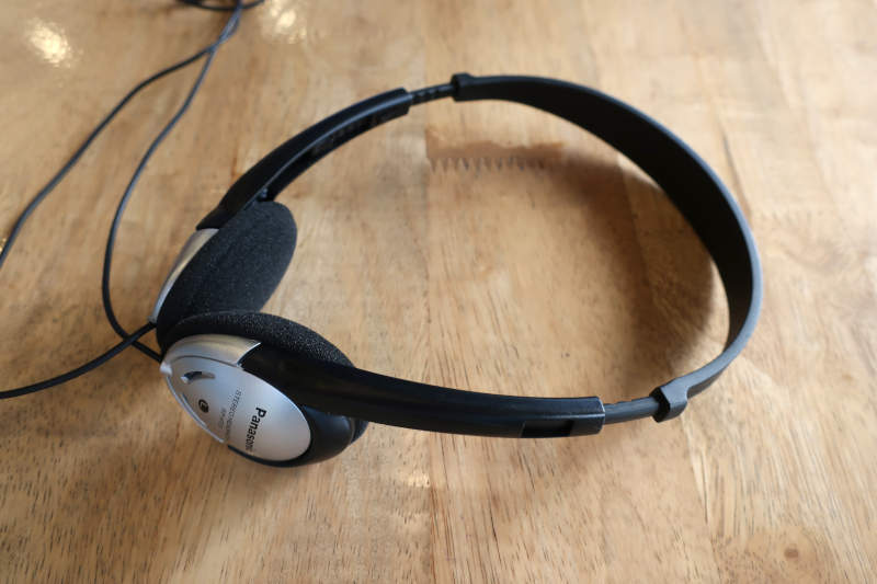 Budget headphones with a good low frequency response